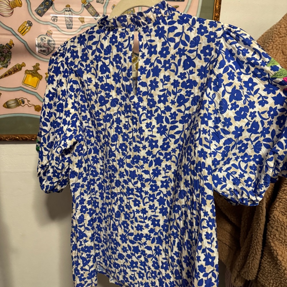 THML Blue Floral Blouse with Multicolor Sleeves - Picture 5 of 6